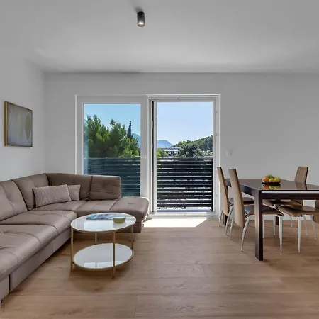 Apartment Dei